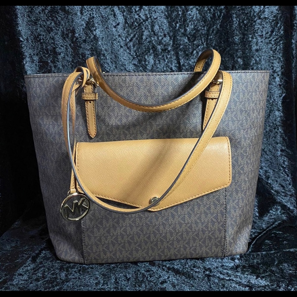 Michael Kors Jet Set Large Pocket Multifunction Tote, Brown/Acorn